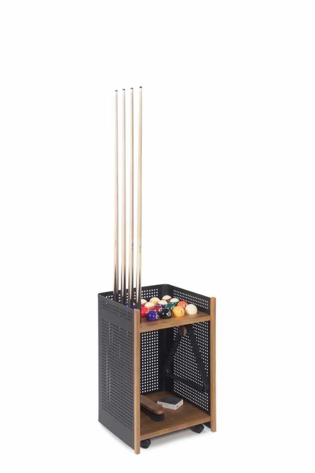 Diagonal explores the expressive potential of a simple geometric idea: like a diagonal crossing a room from end to end, the table defines its environment through presence, proportion and movement. Inspired by the perfect lines of the game and by the rhythm of Barcelona’s streets, its design balances clarity and attitude in equal measure.