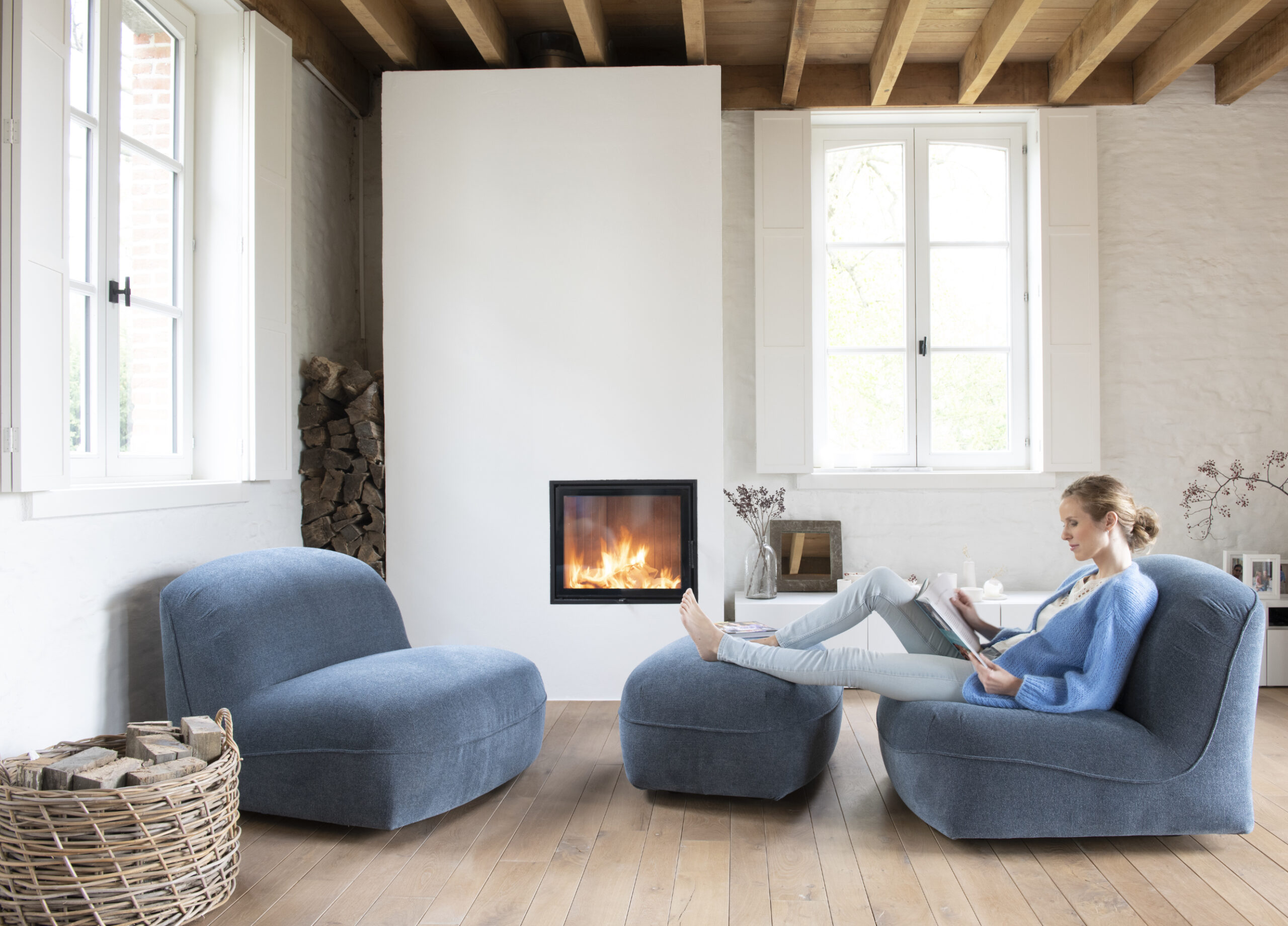 Lala curved modular sofa in contemporary interior