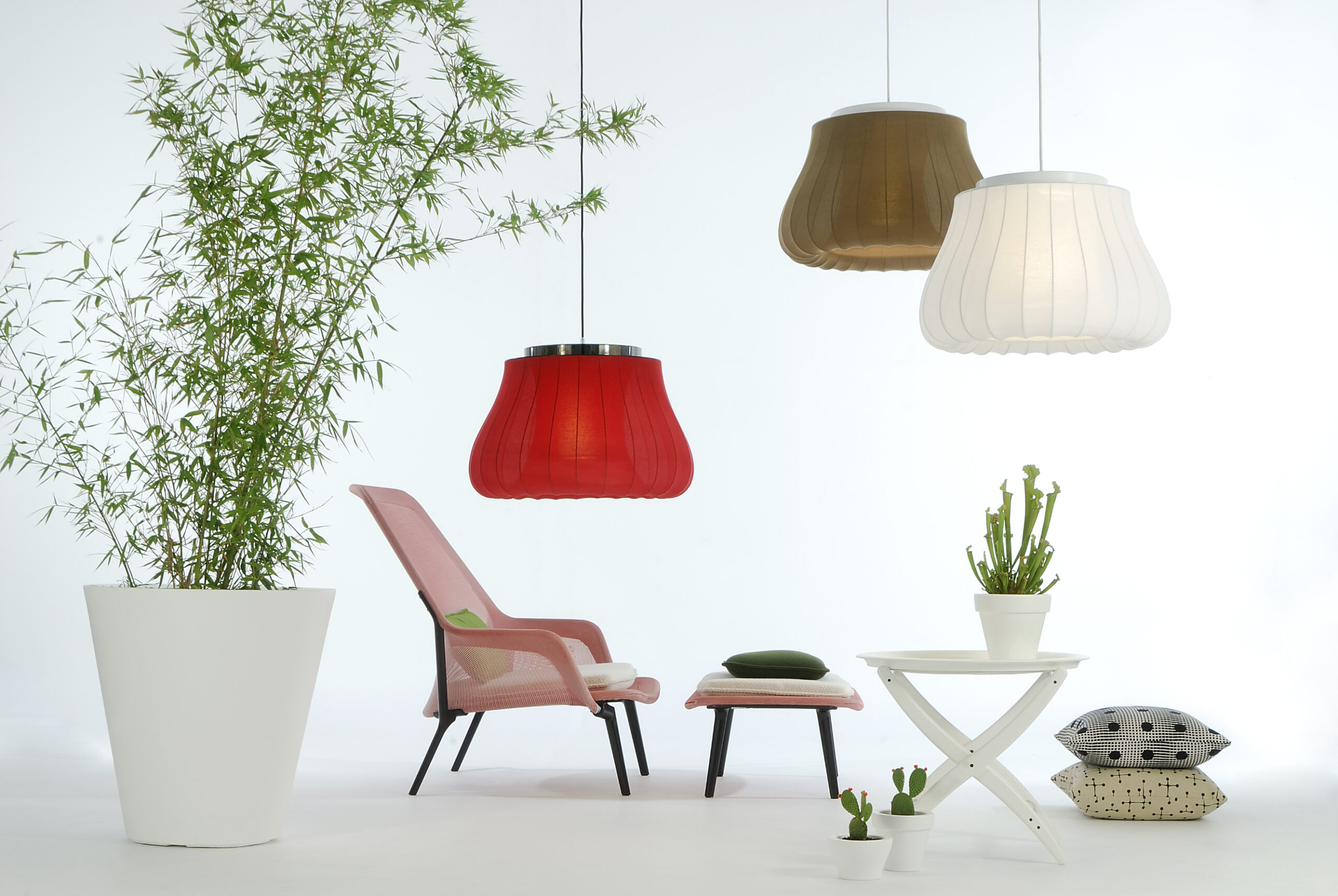 Lily lamp with soft organic silhouette in contemporary interior