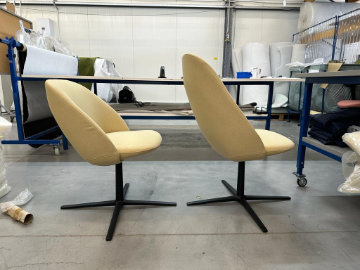 Paralel is a seating collection conceived from a disciplined exploration of proportion, balance and the subtle interplay between line and surface. Its refined silhouette captures a sense of visual equilibrium that feels both calm and confident in presence. Rather than imposing itself, each chair in the Paralel family engages with space through a quiet composure rooted in thoughtful geometry and human-centered logic. The result is a seating system that feels coherent as a group yet distinct in every configuration — chairs that define moments of pause with clarity and purpose.