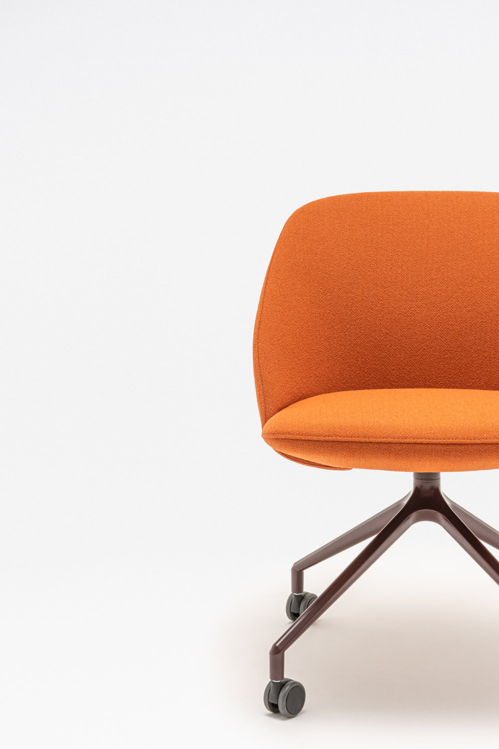 Paralel is a seating collection conceived from a disciplined exploration of proportion, balance and the subtle interplay between line and surface. Its refined silhouette captures a sense of visual equilibrium that feels both calm and confident in presence. Rather than imposing itself, each chair in the Paralel family engages with space through a quiet composure rooted in thoughtful geometry and human-centered logic. The result is a seating system that feels coherent as a group yet distinct in every configuration — chairs that define moments of pause with clarity and purpose.