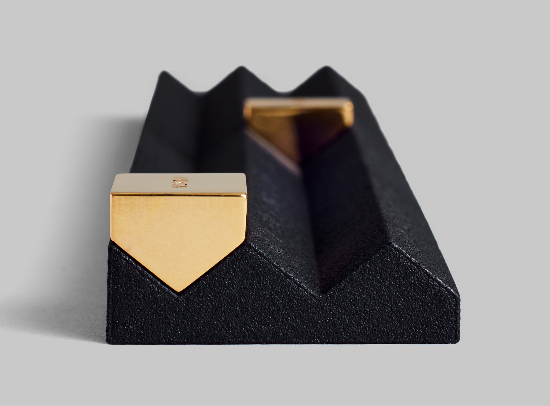 Perpetuum Calendar by Studio Yonoh for OTHR with 3D printed base and gold markers