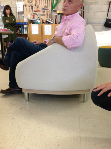 Sumo seating collection by Yonoh for Sancal with upholstered volumes and wooden base