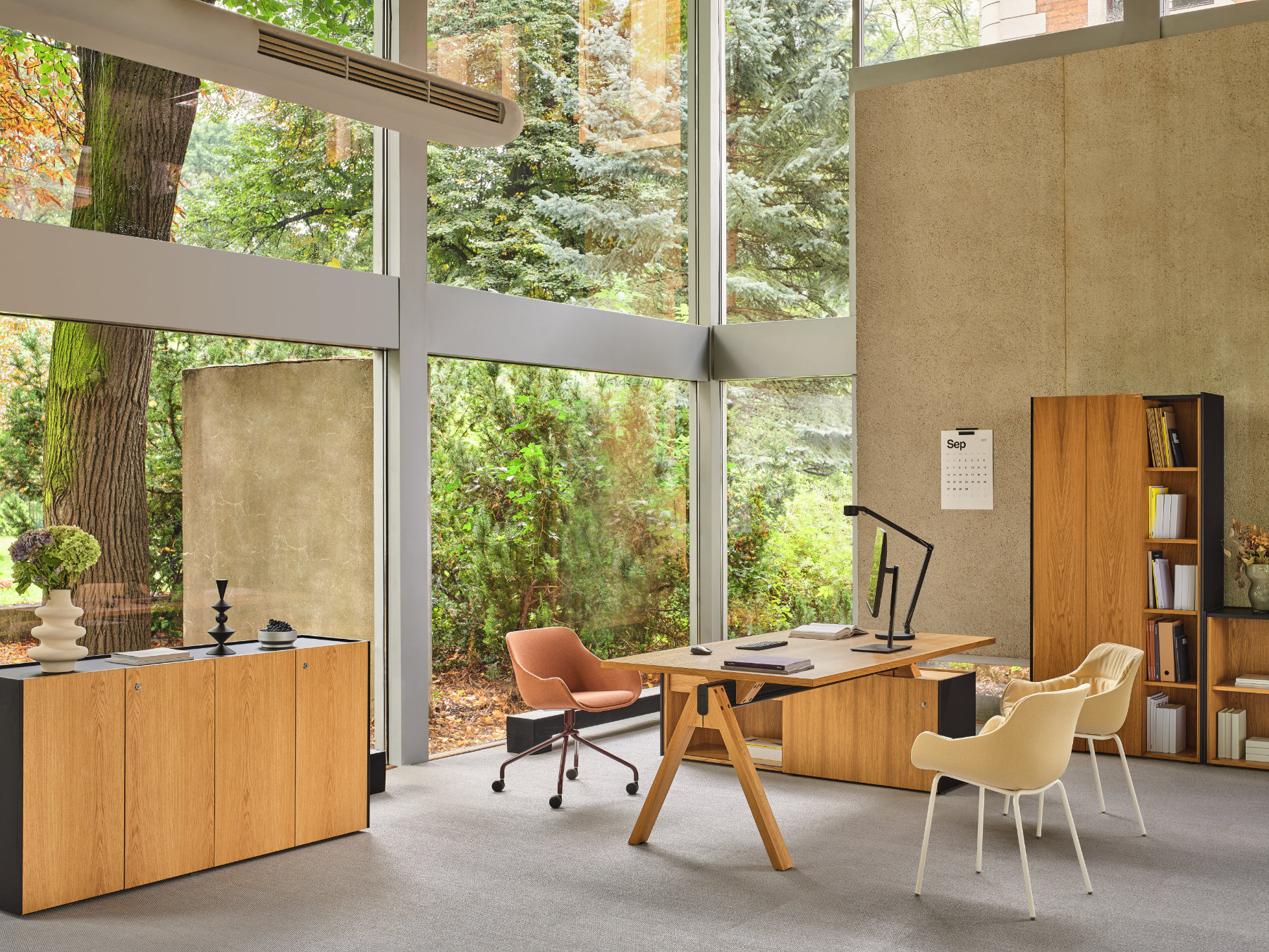 Viga Table System with multiple workstations in a collaborative office environment