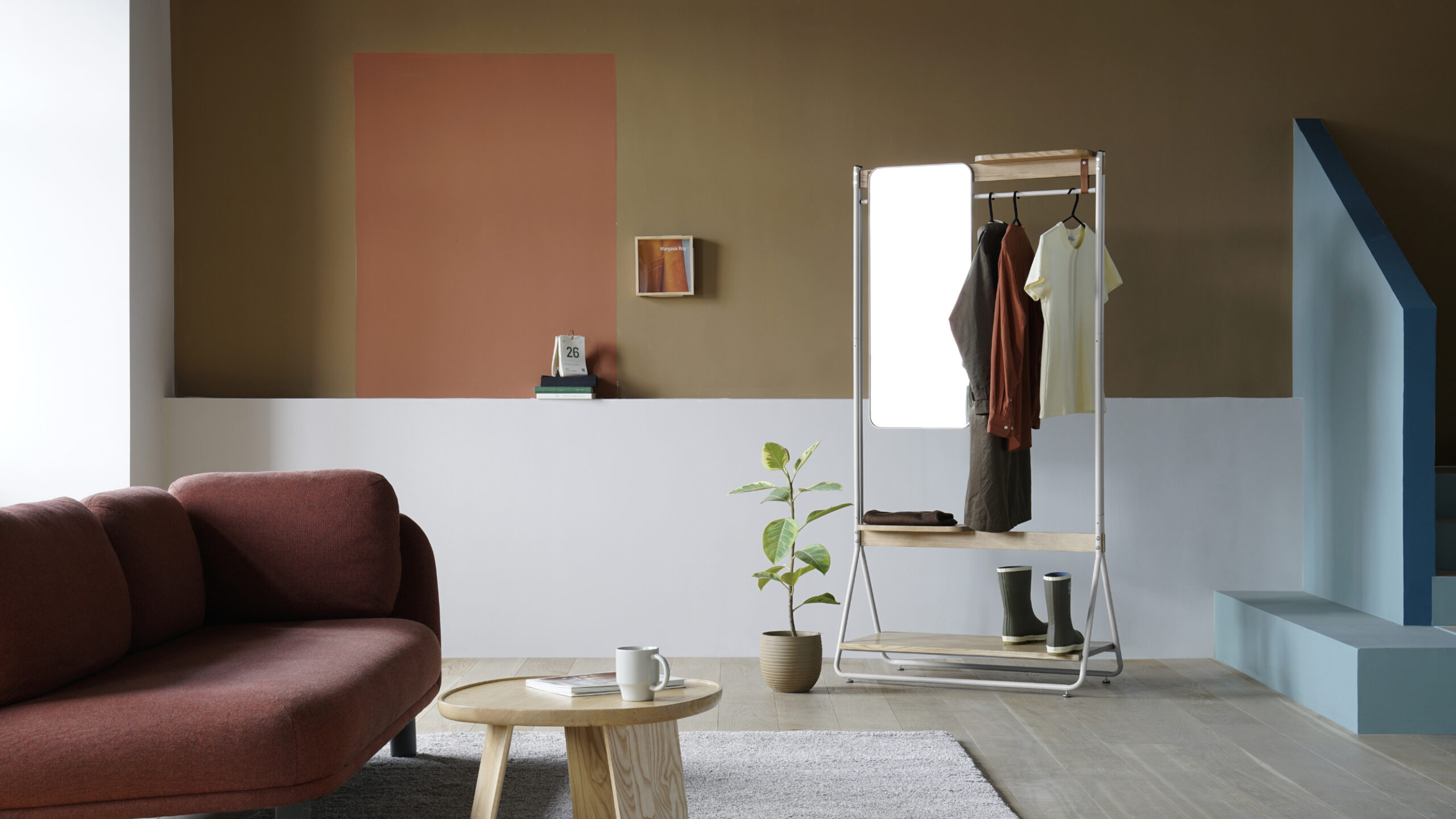 Yes coat rack with Y shaped structure in contemporary interior
