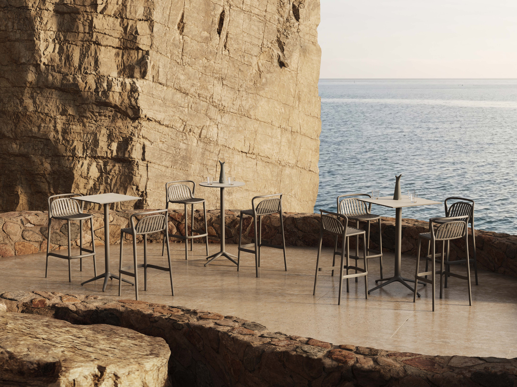 classe outdoor stool group